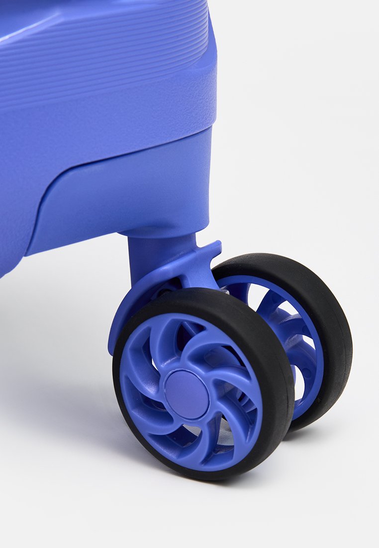 American Tourister SPINNER