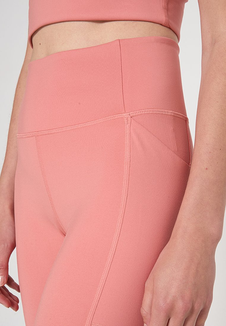 Girlfriend Collective POCKET HIGH-RISE 7/8