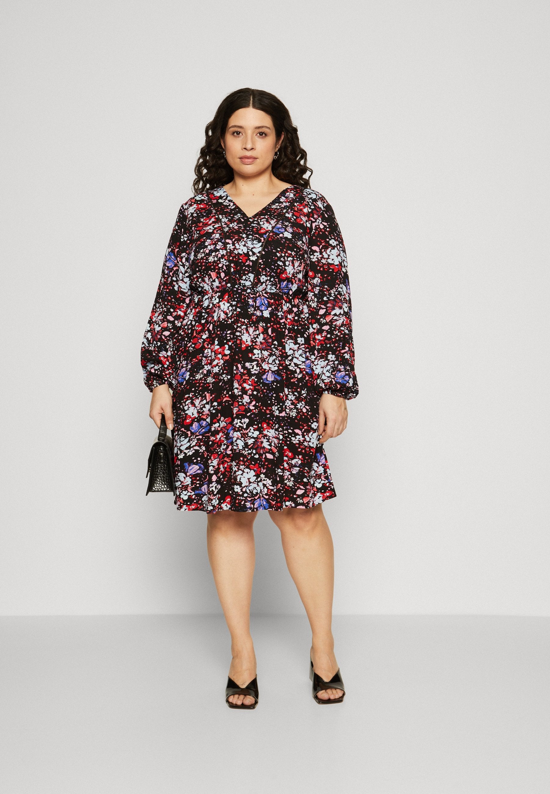 ONLY Carmakoma CARDEEDEE LIFE KNEE DRESS