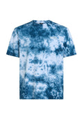 Blaue und weiße Batik-T-Shirt, kurze Ärmel, Rundhalsausschnitt, aus weicher Baumwolle, mit einem wirbelnden Muster und einem Logo auf der Brust.