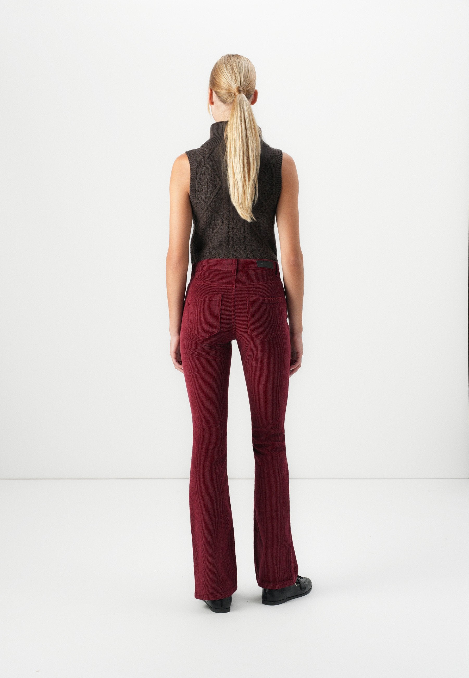 ONLMARY GLOBAL FLARED Media 4