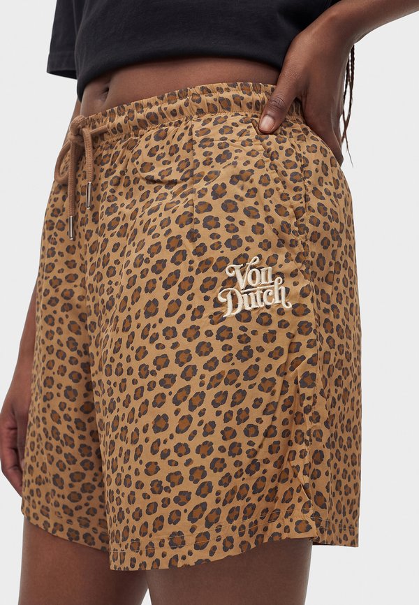 Von Dutch ALL OVER WITH METAL BADGE