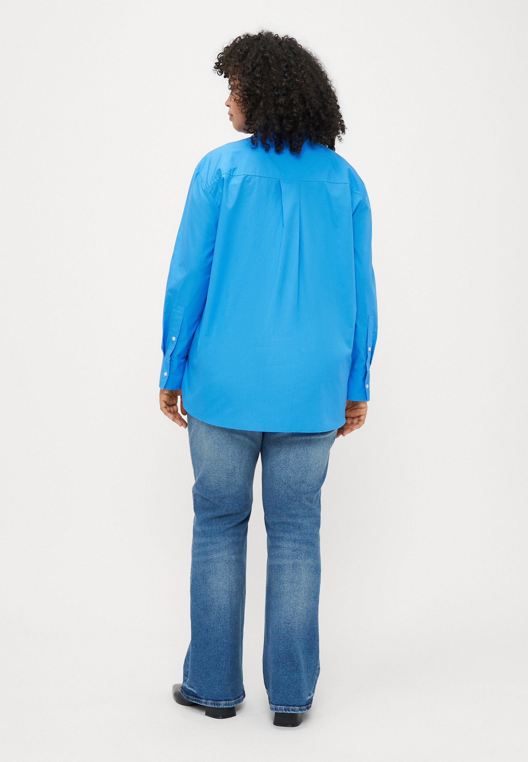 CURVE OVERSIZED FIT LOGO EMBROIDERY SHIRT Media 4