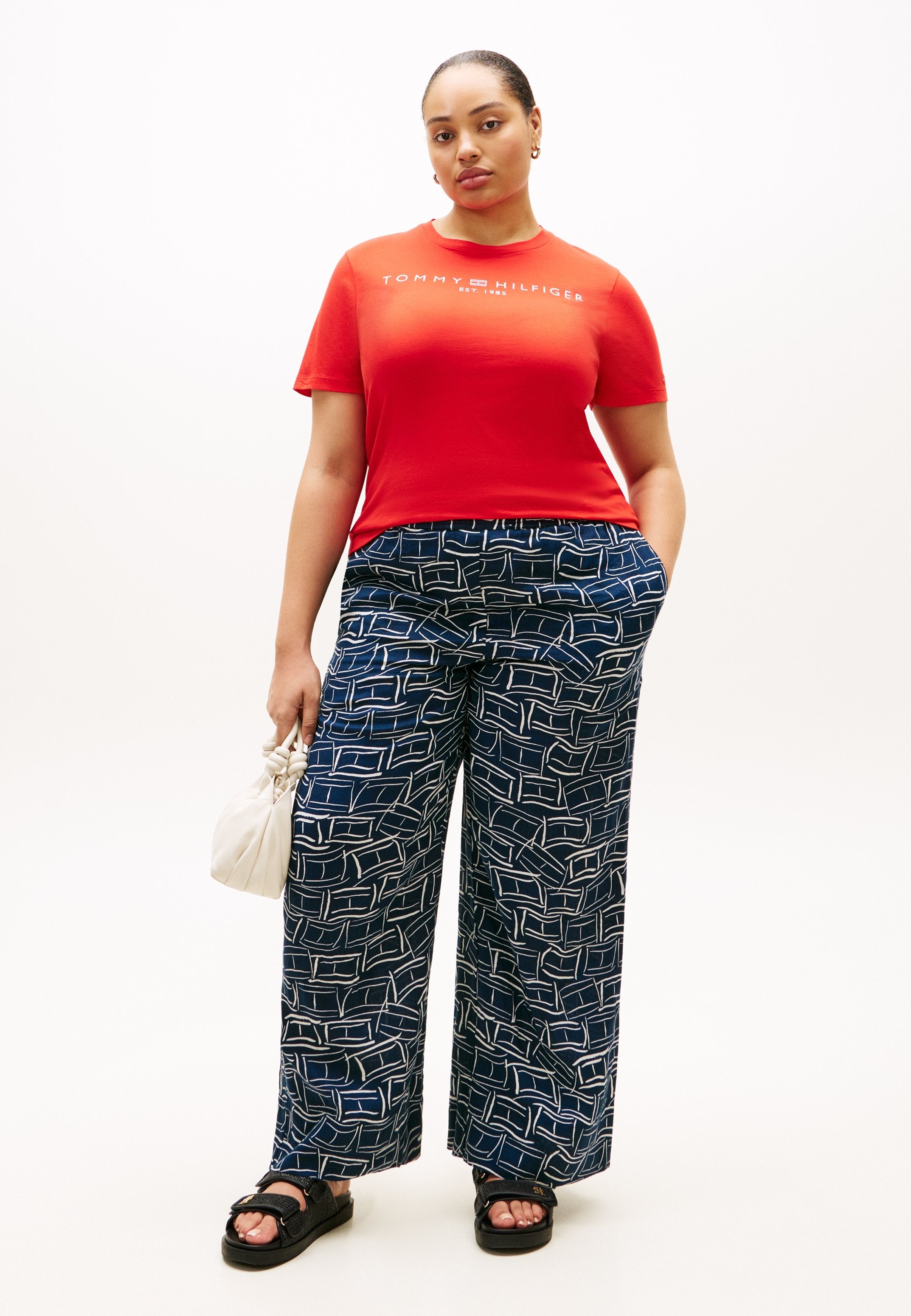 CURVE LOGO JERSEY CREW NECK T-SHIRT Media 2