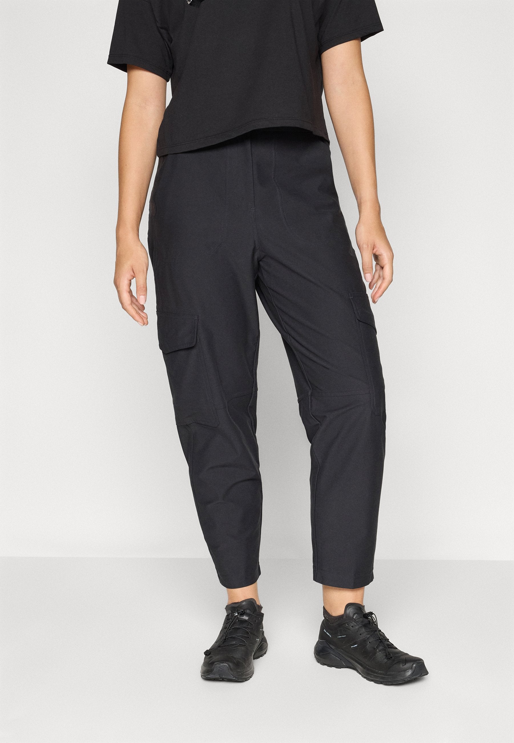 DKNY Sport