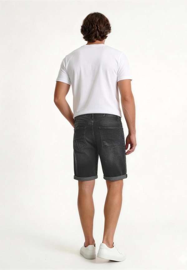 Pier One by Zalando