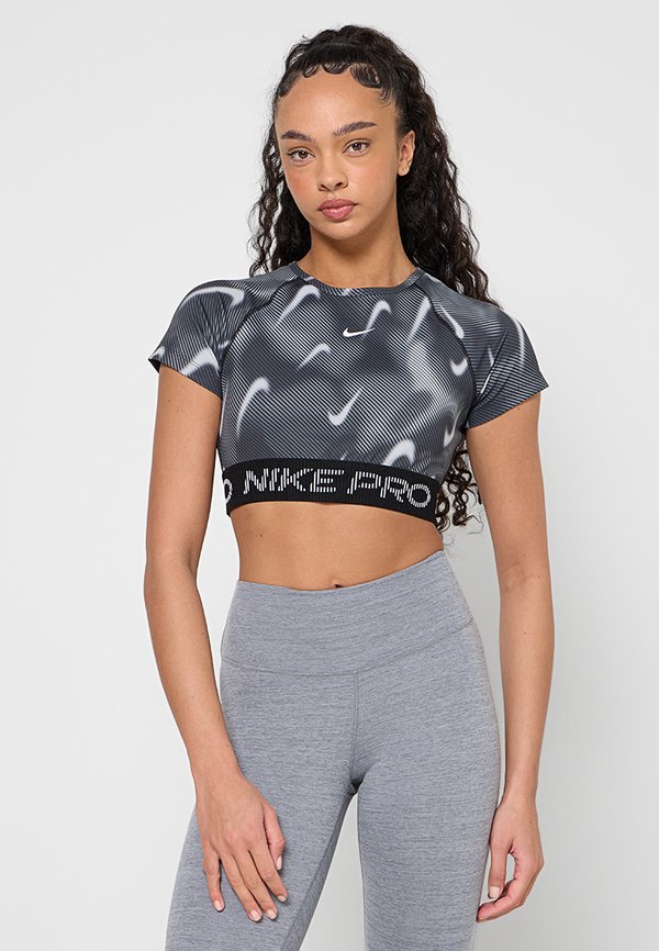 Nike Performance
