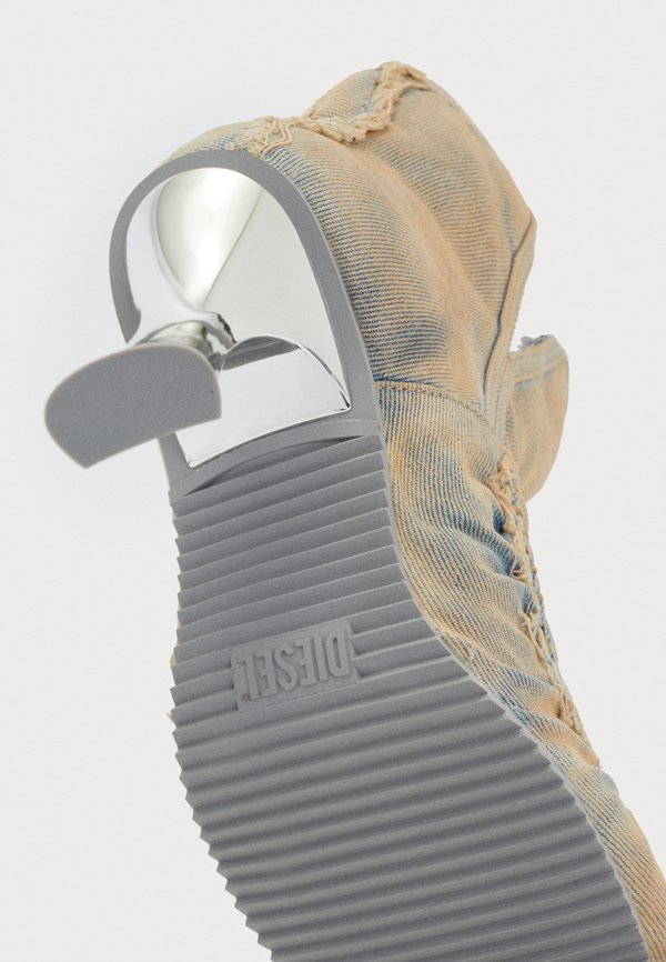 Diesel D-WOODSTOCK HEEL AB