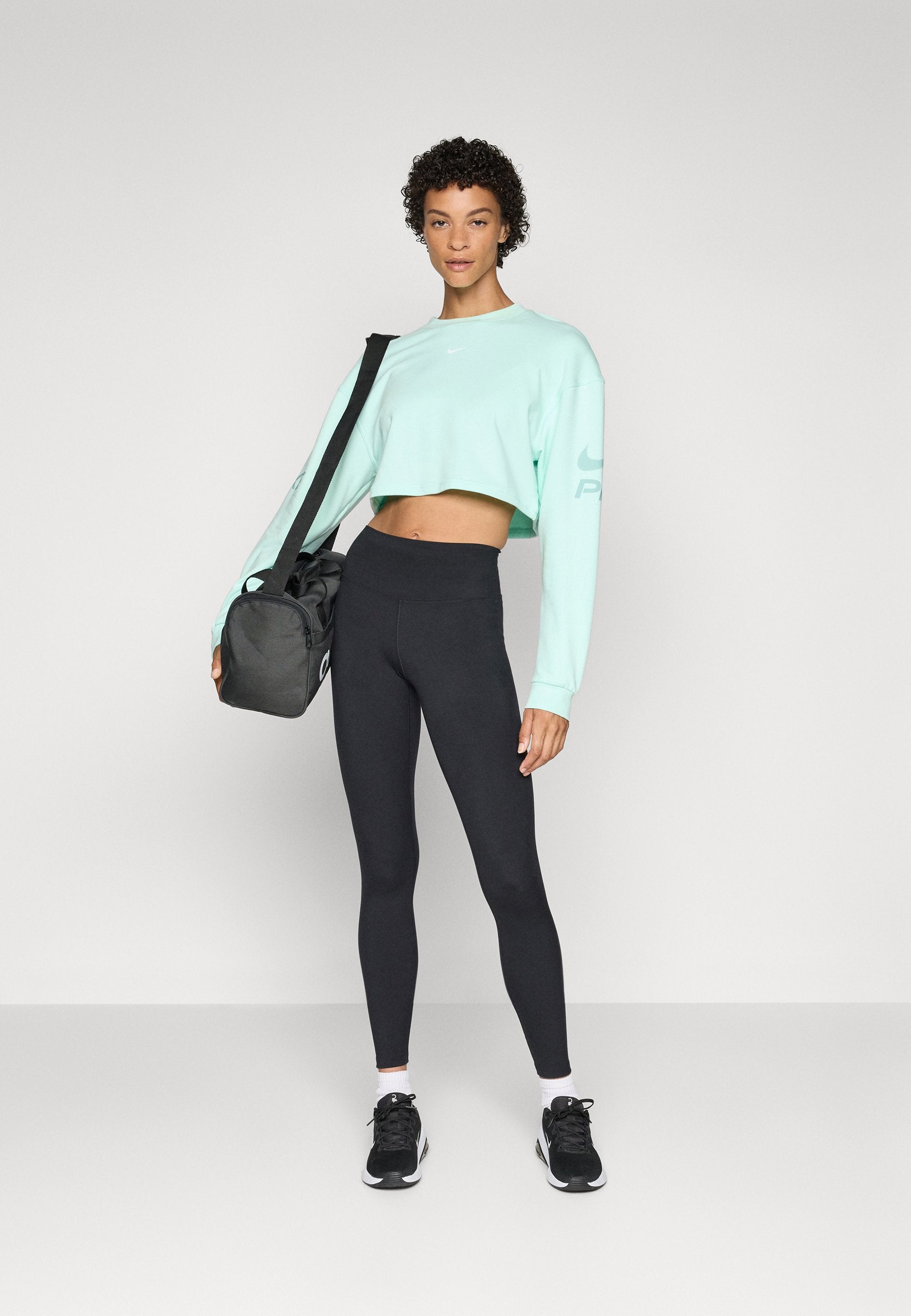 Nike Performance CREW