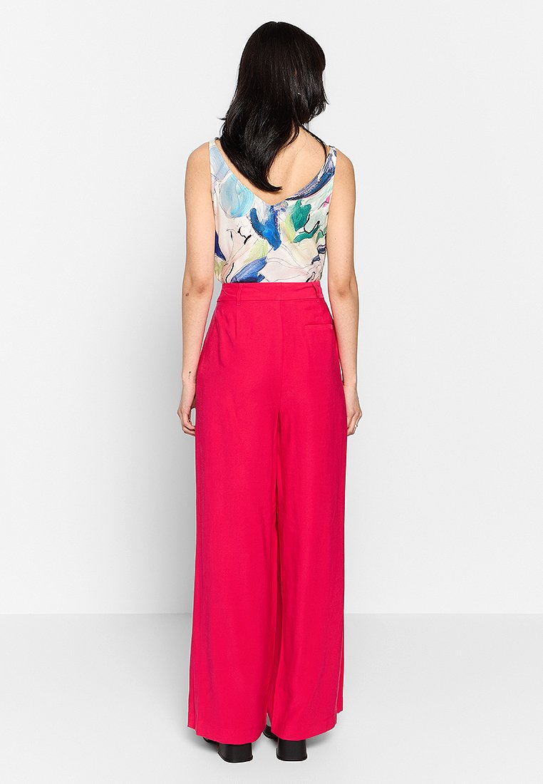 DKNY