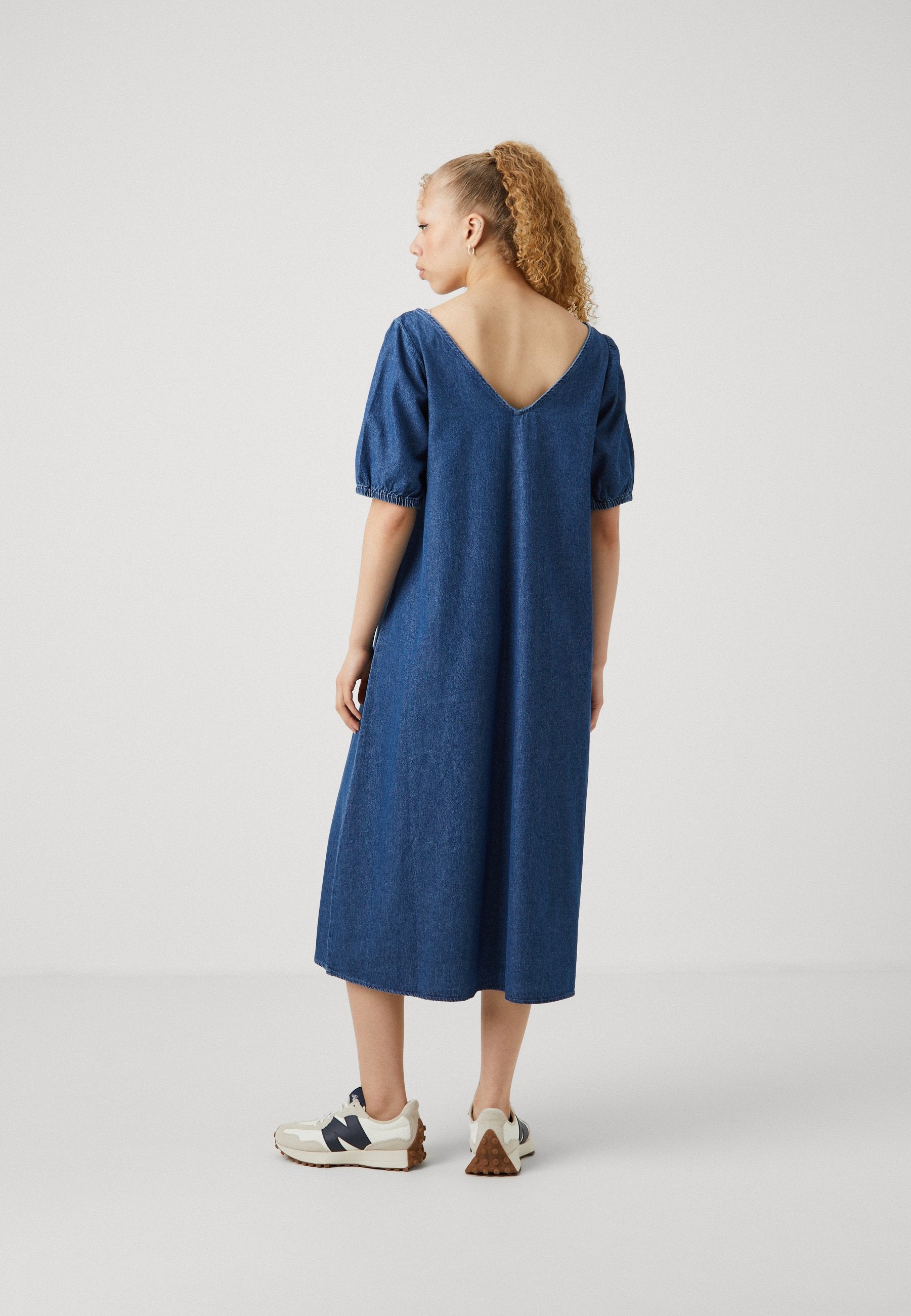 Pieces PCAMAG V NECK DRESS