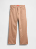Beige Hosen mit weitem Bein und glatter Textur, ausgestattet mit einem Knopfverschluss, fünf Taschen und einem kontrastierenden roten Etikett an der Taille.