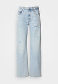 Hellblaue Denim-Jeans mit weitem Bein und distressed Details, ausgestattet mit einer hohen Taille, einem Fünf-Taschen-Design und rohen Saumkanten.