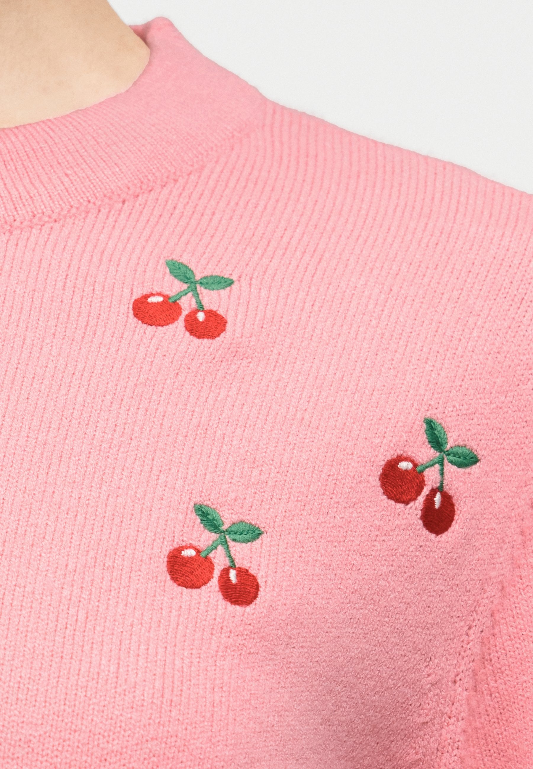 Object OBJTHESS WIDE SLEEVE