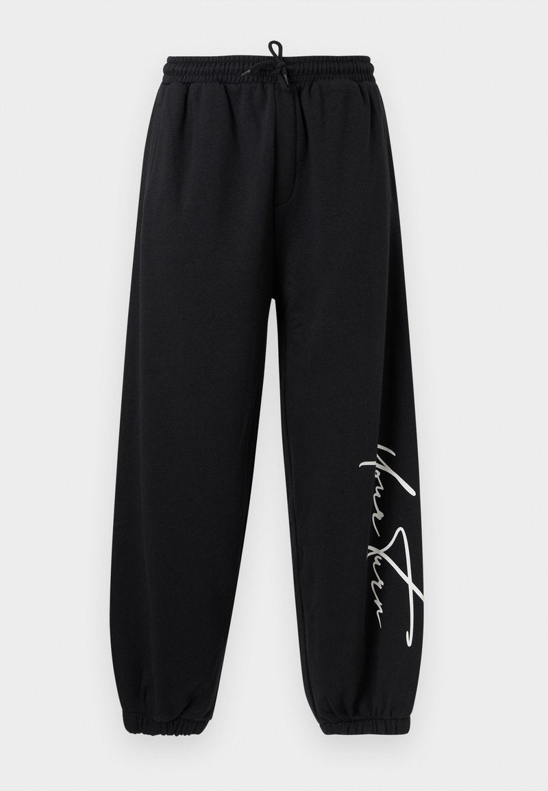 SIGNATURE JOGGING TROUSERS Media 1