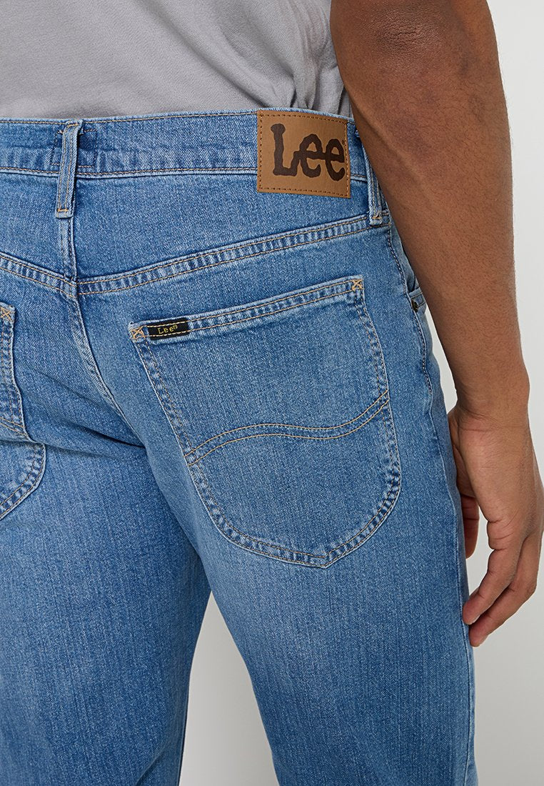 Lee DAREN