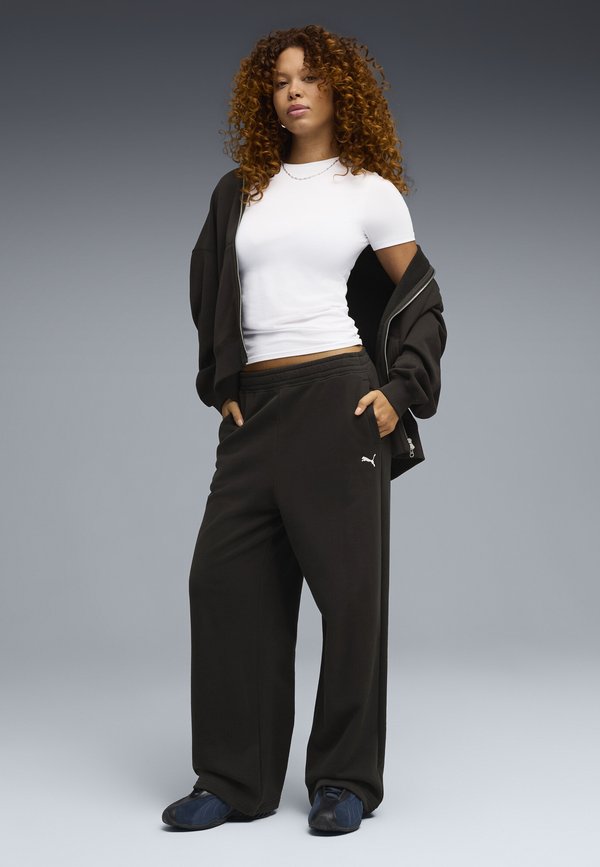 Puma WARDROBE ESS PEACH TOUCH SLOUCHY - Tracksuit bottoms - black