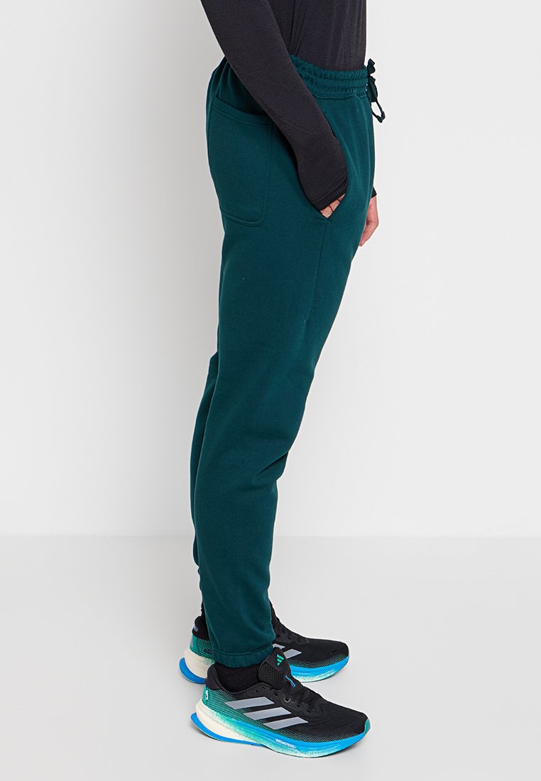 adidas Sportswear REGULAR FIT