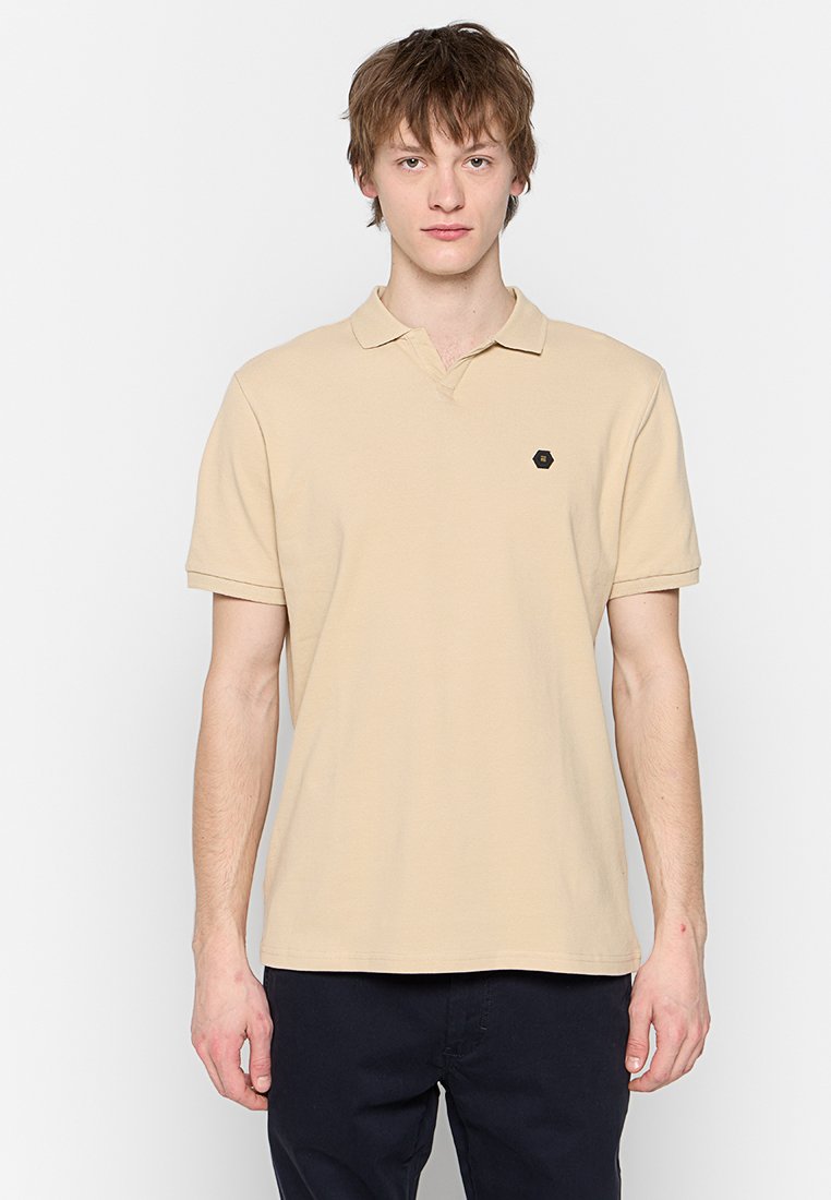 NO EXCESS Poloshirt Media 1