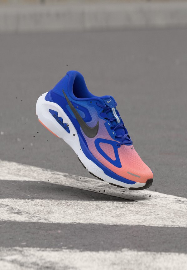 Nike Performance STRUCTURE PLUS - Road running shoes - racer blue/black/atomic pink/white