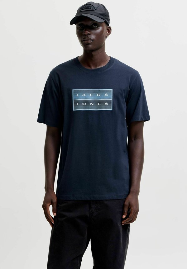 Jack & Jones JCOFUSION BOX PRINT TEE SS CN SN - Print T-shirt - outer space