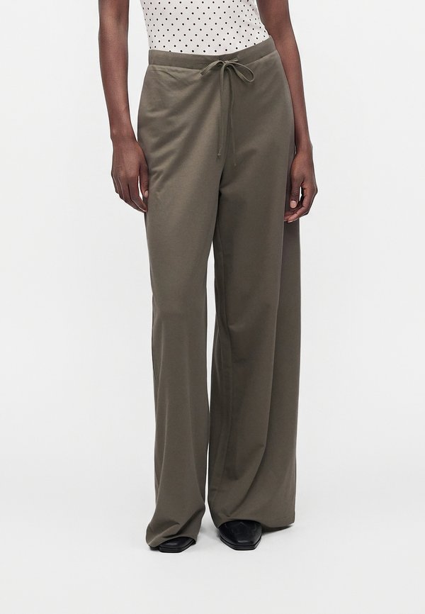 ONLY ONLSAKURA LOOSE PULL UP - Trousers - smokey olive