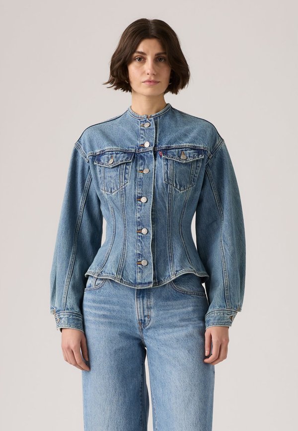 Levi's® SCULPTED TRUCKER
