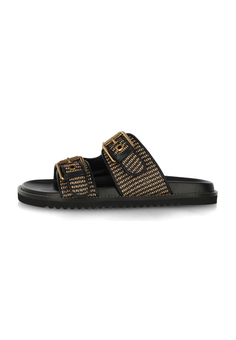 Schwarze Rutschsandalen mit gewobenem goldenen und braunen Muster, zwei verstellbaren Schnallen, glatter Textur und einer geriffelten Gummisohle.