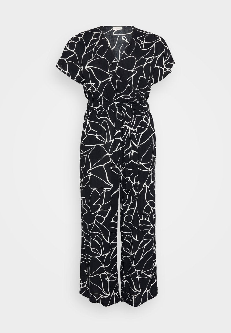 Schwarzer Jumpsuit mit einem weißen abstrakten Linienmuster, kurzen Ärmeln, V-Ausschnitt, tailliertem Bund und weit geschnittenen Beinen aus leichtem Stoff.