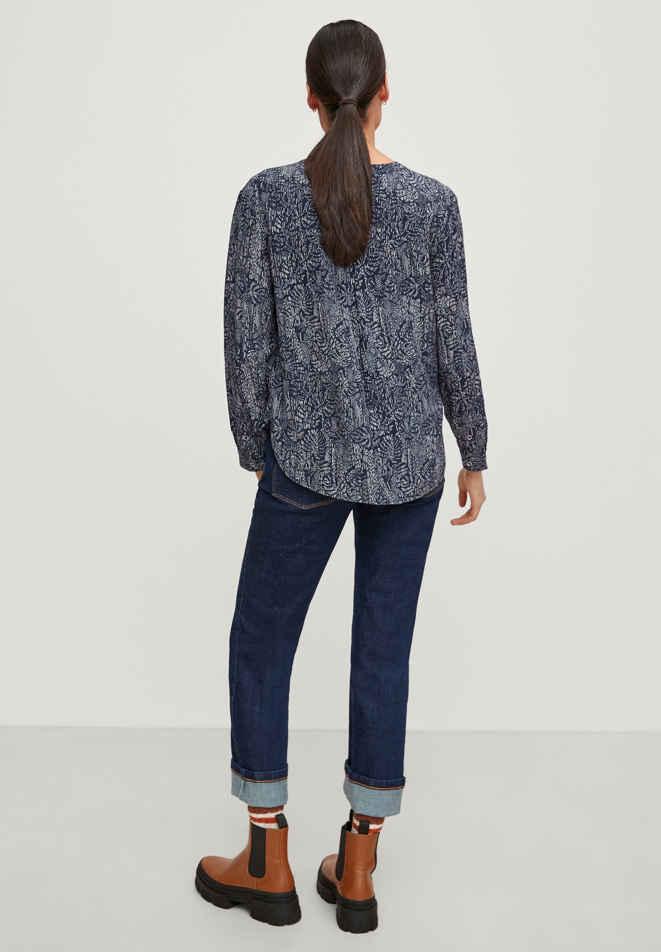 comma casual identity MIT ALLOVERMUSTER