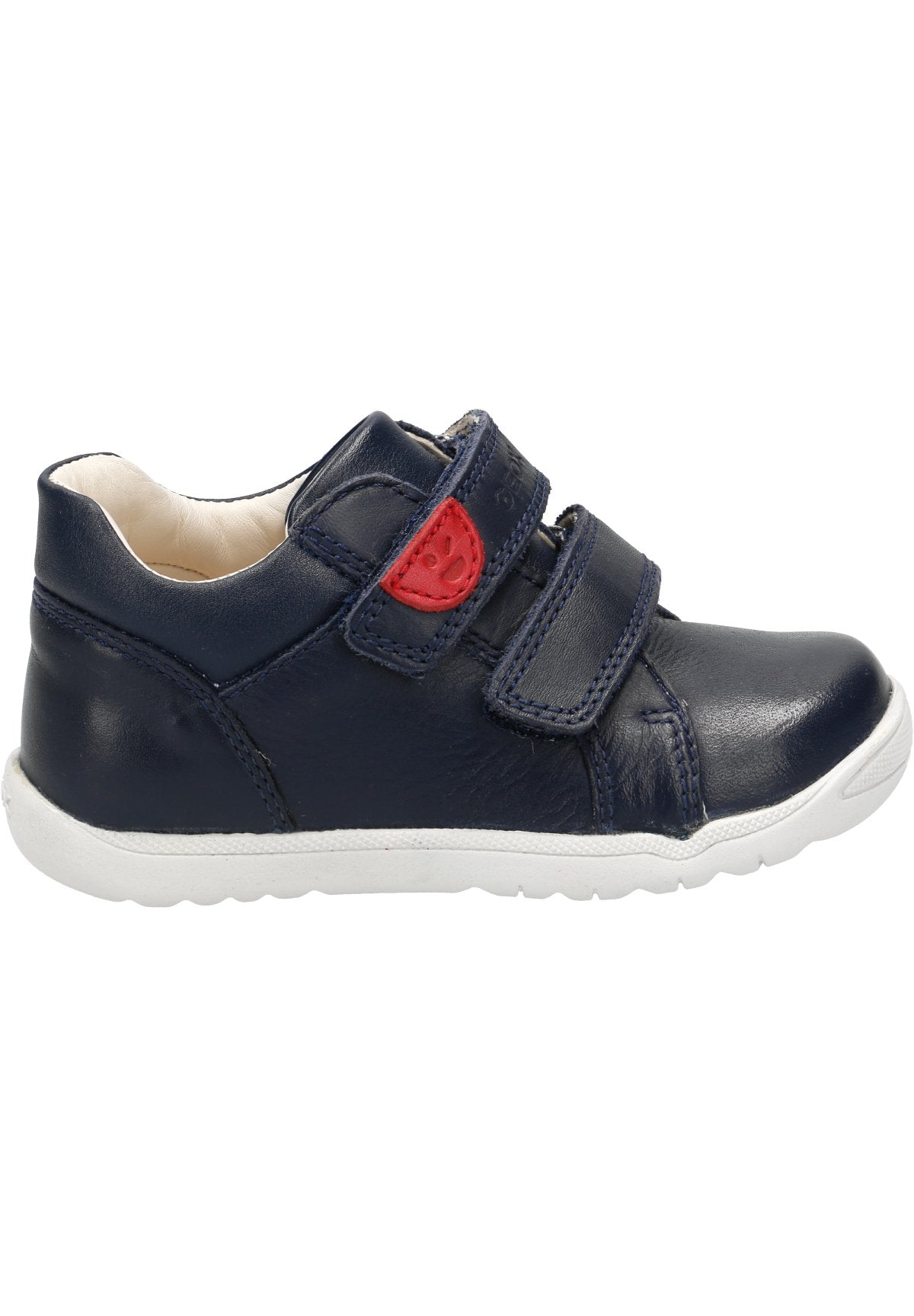 Marineblaue Lederschuhe mit zwei Klettverschlüssen, weißer Gummisohle, runder Zehenform und roten Akzentdetails am Riemen. Glatte Textur. Geeignet für Freizeitbekleidung.
