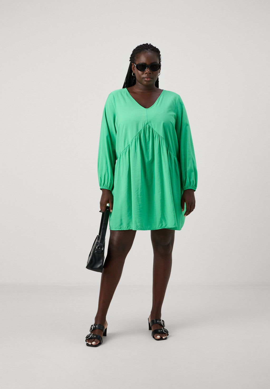 CARKADERA V NECK KNEE DRESS Media 2