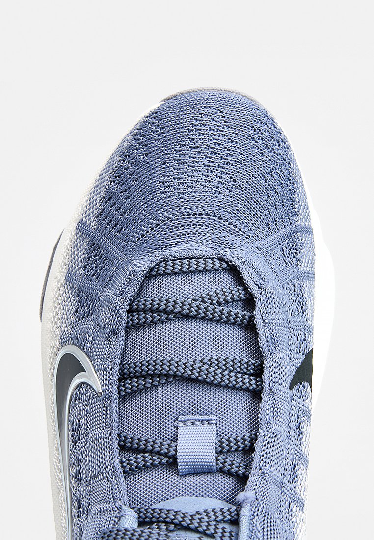 Nike Performance G.T. HUSTLE 3