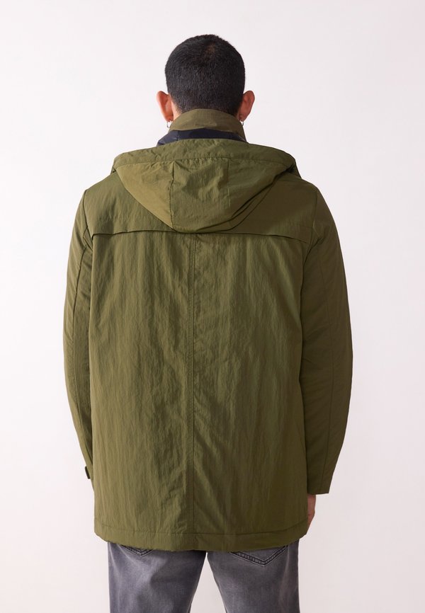 Pier One by Zalando