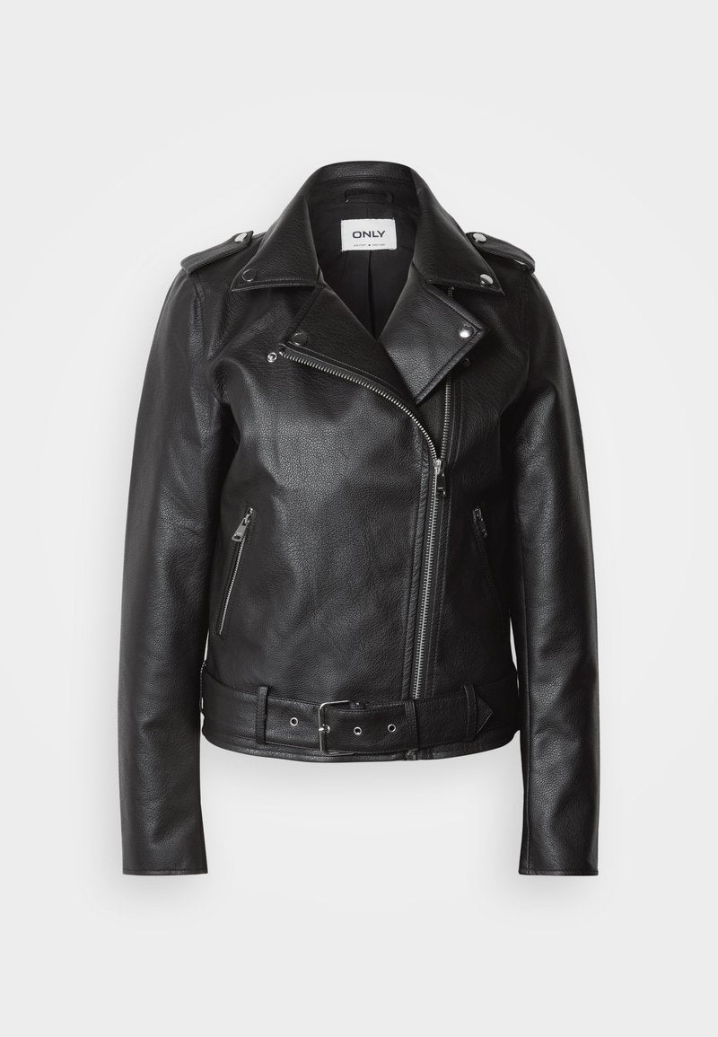 Schwarze Leder-Motorradjacke mit asymmetrischem Reißverschluss, tailliertem Gürtel und seitlichen Reißverschlusstaschen. Glatte Textur mit Epaulett-Akzenten.