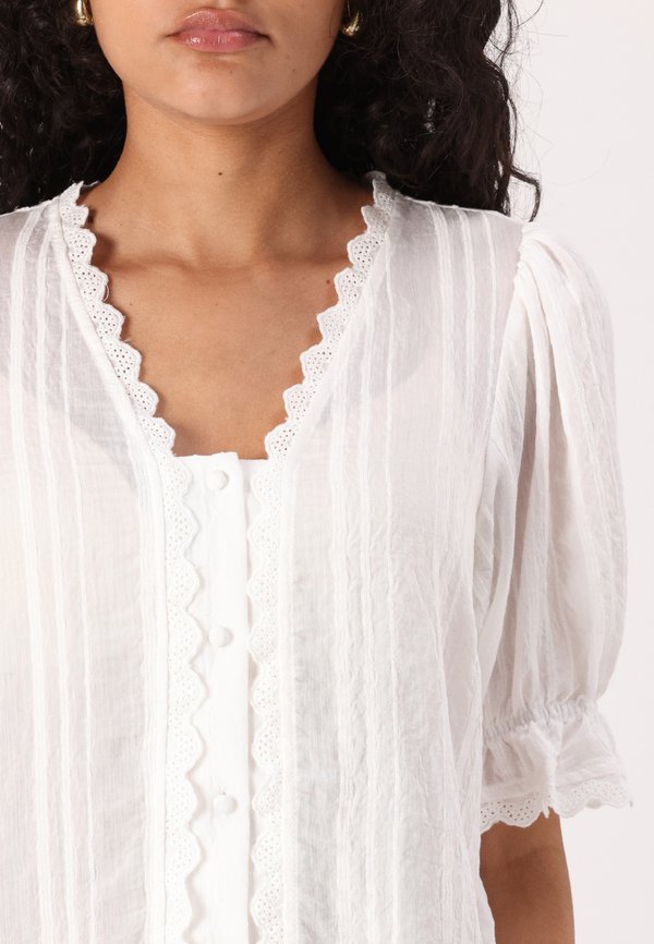 VILA VICASJA V NECK