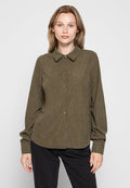Olivgrüne Hemdjacke mit Kragen, langen Ärmeln und strukturiertem Stoff. Verfügt über fünf Knöpfe vorne und einen abgerundeten Saum.
