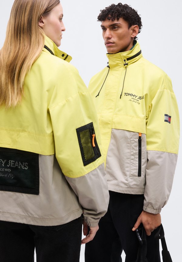 Tommy Jeans WATER REPELLENT COLOUR-BLOCKED OVERSIZED WINDBREAKER