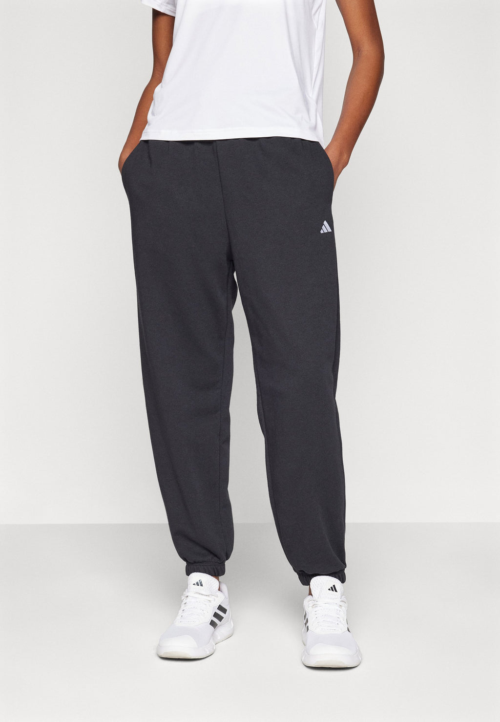 adidas Sportswear ESSENTIALS SMALL LOGO CUFFED PANTS