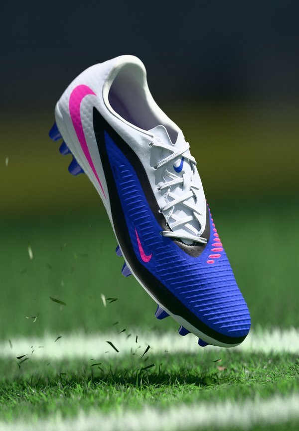 Nike Performance PHANTOM 6 LOW ACAD UNISEX - Football boots artificial grass - racer blue/pink blast/white