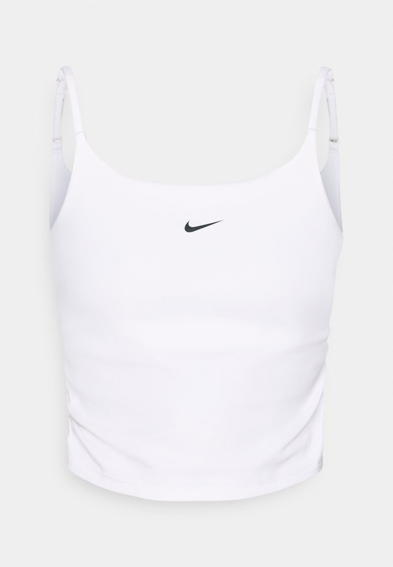 Weißes Nike Crop-Top mit dünnen Trägern, das ein schwarzes Logo auf der Brust zeigt. Glatte Textur mit tailliertem Schnitt und Raffungen an den Seiten.