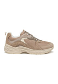 Beige Sneakers aus einer Mischung von Wildleder und Mesh-Materialien. Runde Zehenpartie, dicke gepolsterte Sohle und kontrastierende Akzente in hellem Beige. Klassisches Schnürdesign.