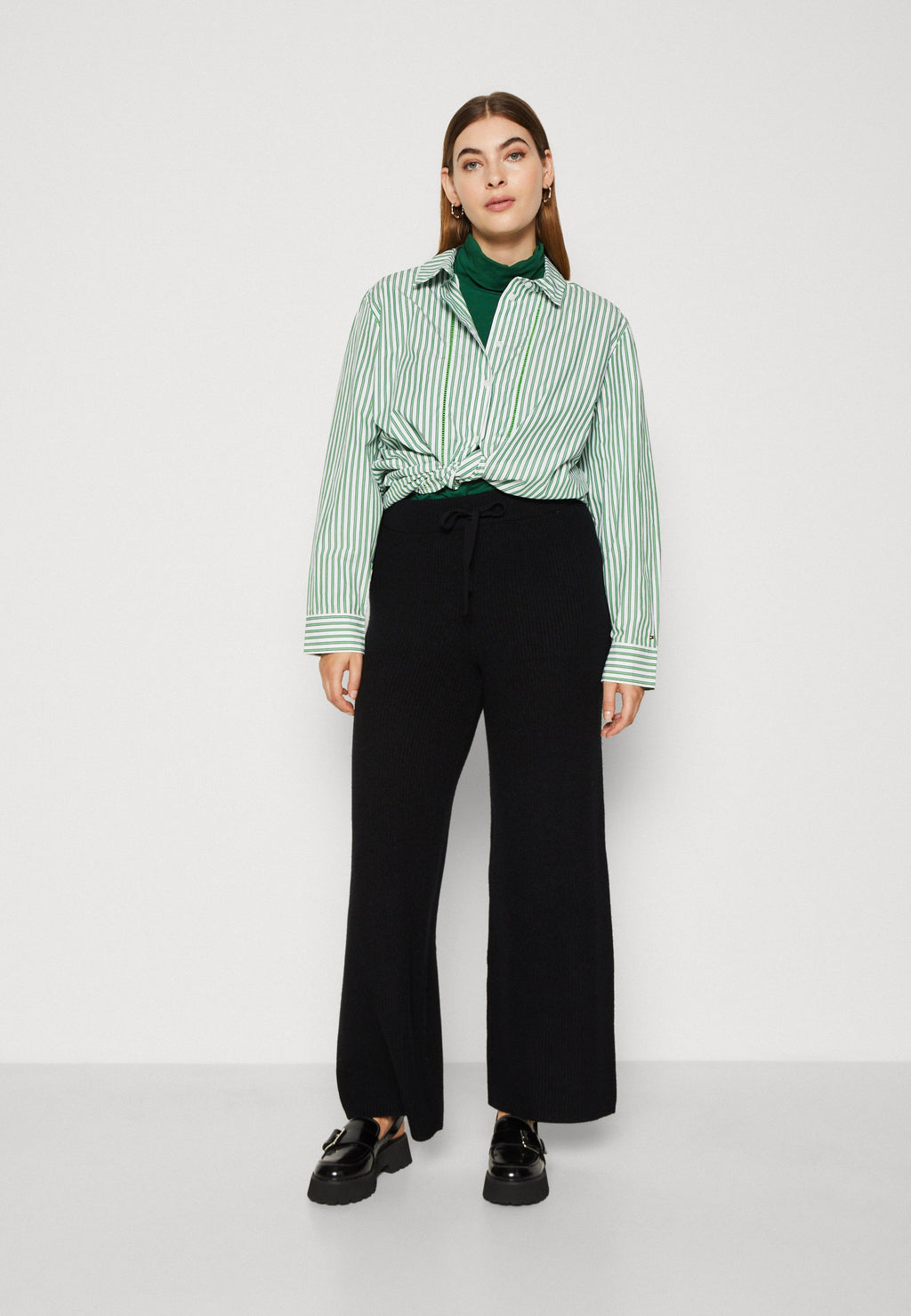 CARKATIA TROUSER Media 2