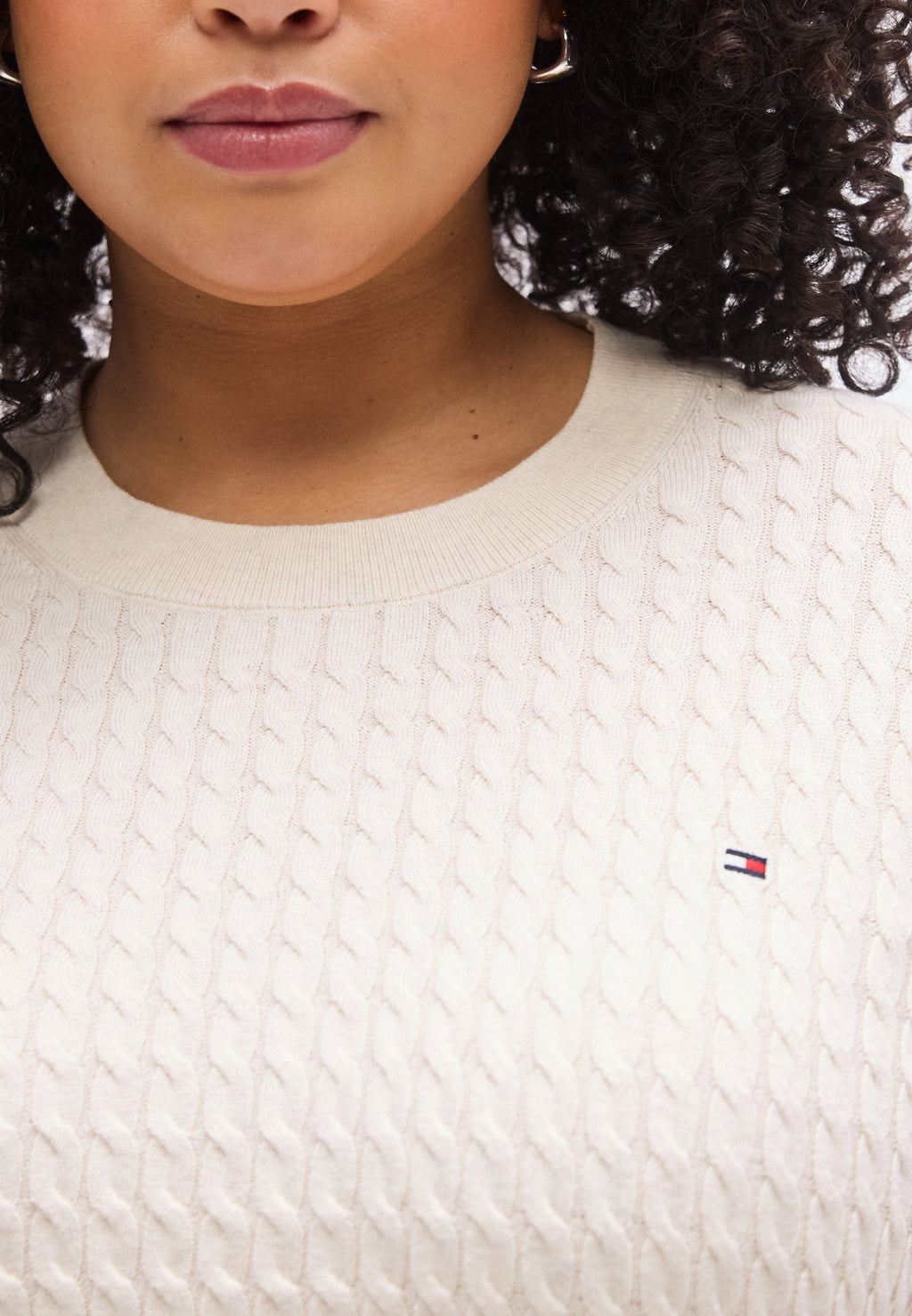 CURVE CABLE KNIT CREW NECK JUMPER Media 6