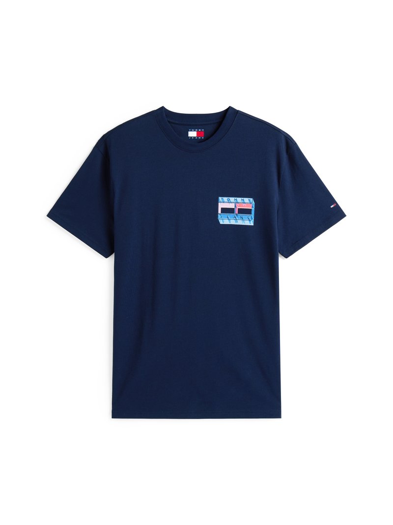 Dunkelblaues Baumwoll-T-Shirt mit Rundhalsausschnitt, ausgestattet mit einem kleinen Brusttaschen-Design in hellblauen und roten geometrischen Mustern. Kurzärmlig.
