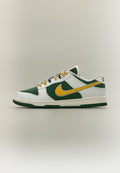 Nike Sportswear DUNK LOW RETRO SPORT - Trainers - sail/univ gold coloured/fir/univ red/black