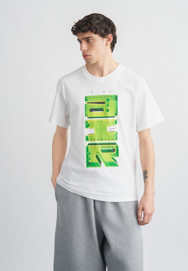 Nike Sportswear TEE DAY PLUS - Print T-shirt - white