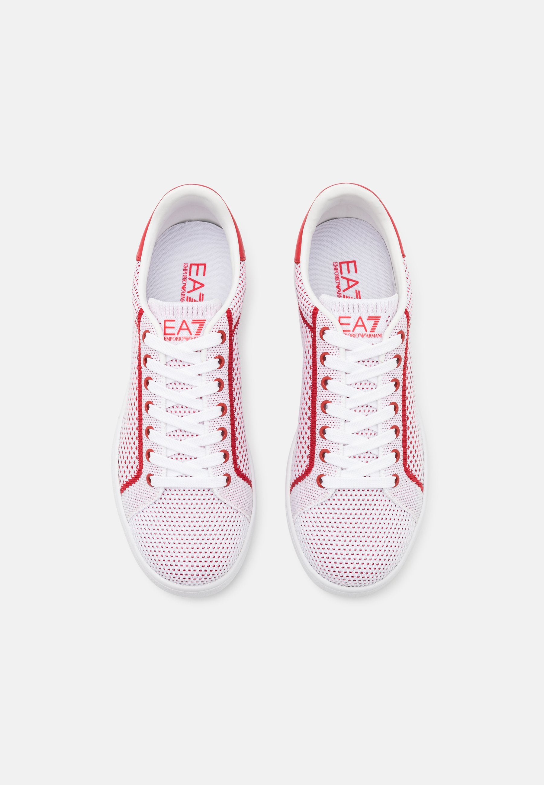 NEW CLASSIC UNISEX Media 4