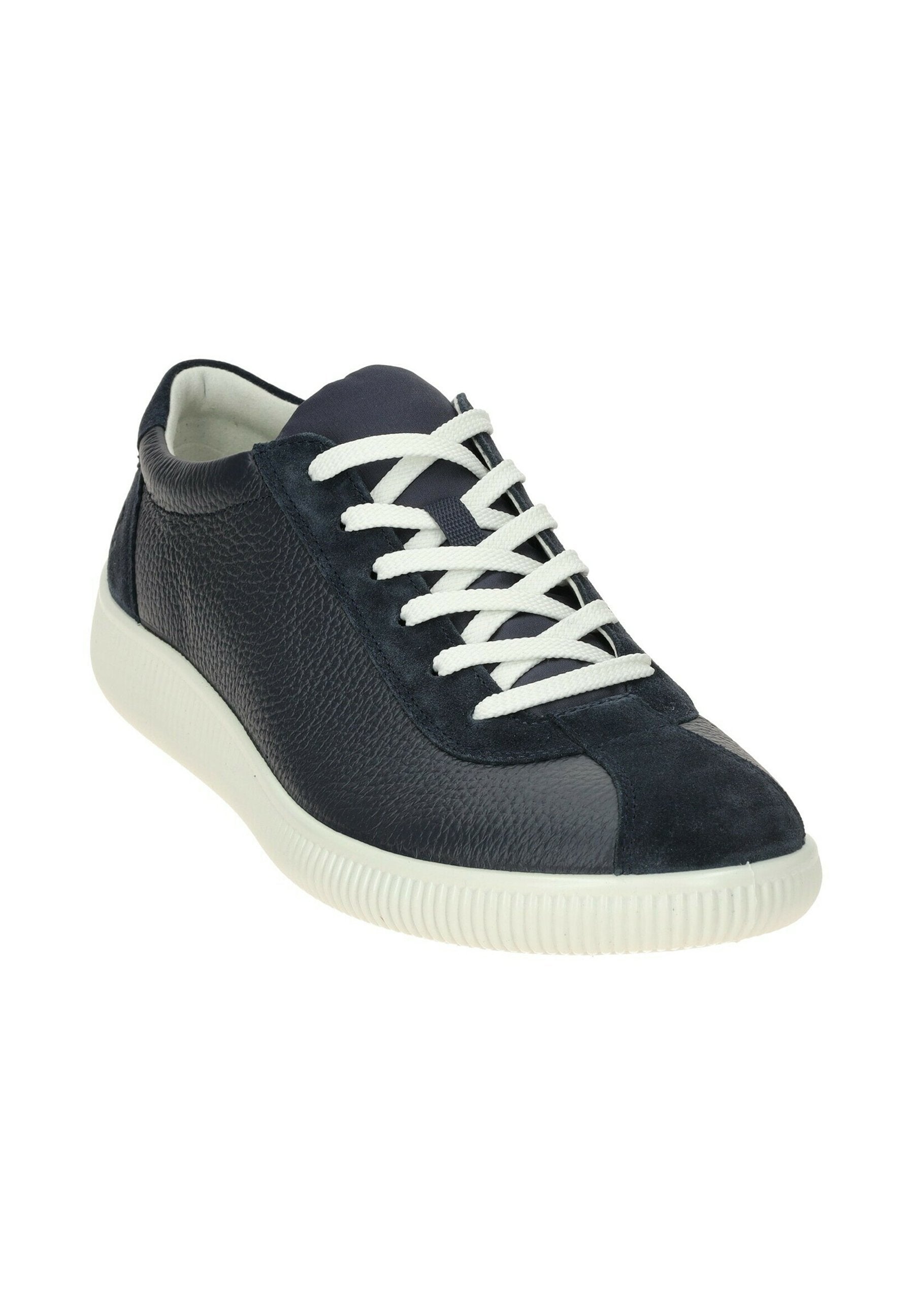 SNEAKERS Media 6