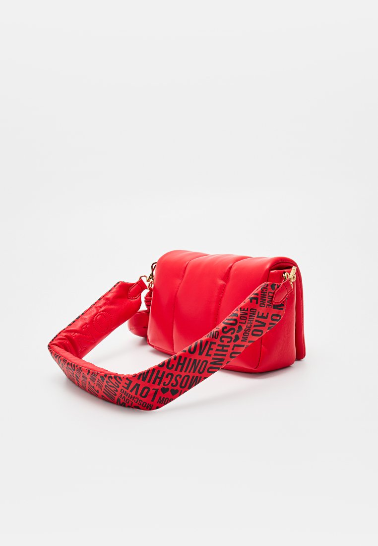 Love Moschino